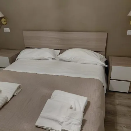 Piazza Del Popolo 4*